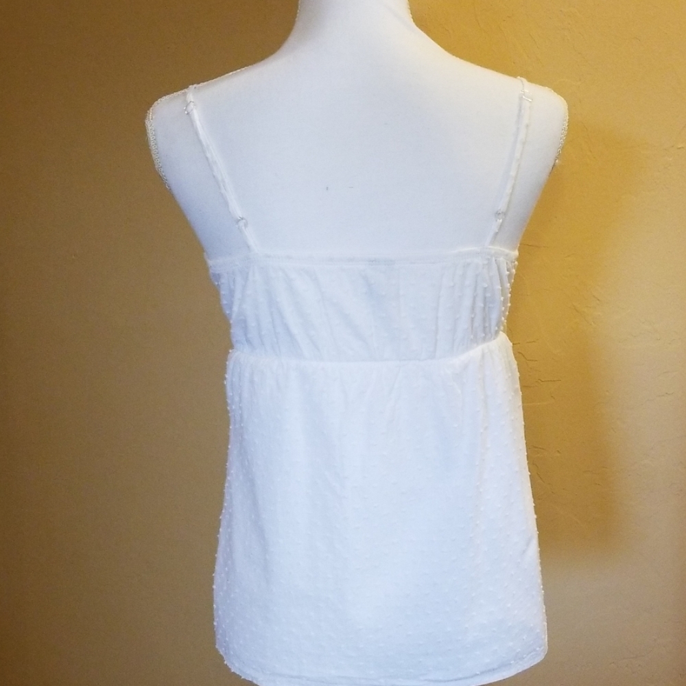 Sweet White Tank - Picture 5 of 8